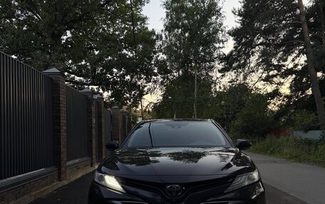 Toyota Camry, 2018 год, 3 000 000 рублей, 3 фотография