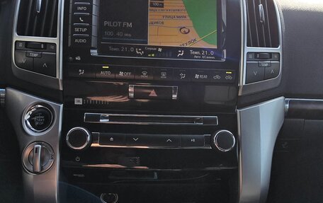 Toyota Land Cruiser 200, 2015 год, 5 150 000 рублей, 14 фотография
