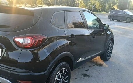 Renault Kaptur I рестайлинг, 2017 год, 1 065 000 рублей, 3 фотография