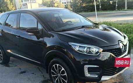 Renault Kaptur I рестайлинг, 2017 год, 1 065 000 рублей, 2 фотография