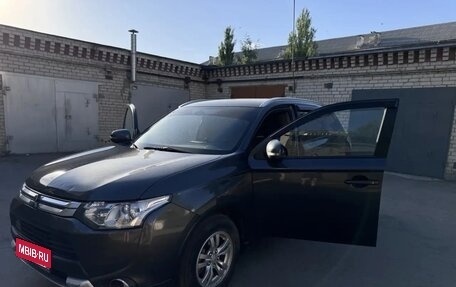 Mitsubishi Outlander III рестайлинг 3, 2014 год, 1 600 000 рублей, 1 фотография