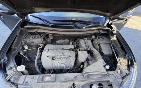 Mitsubishi Outlander III рестайлинг 3, 2014 год, 1 600 000 рублей, 10 фотография