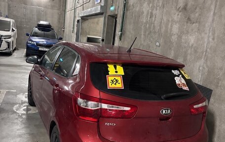 KIA Rio III рестайлинг, 2013 год, 600 000 рублей, 2 фотография
