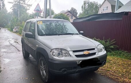 Chevrolet Niva I рестайлинг, 2019 год, 800 000 рублей, 1 фотография