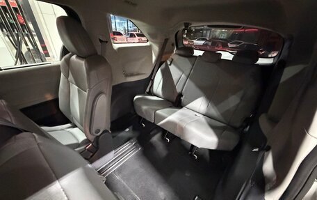 Toyota Sienna, 2021 год, 4 000 000 рублей, 8 фотография