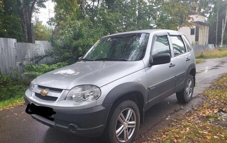Chevrolet Niva I рестайлинг, 2019 год, 800 000 рублей, 2 фотография
