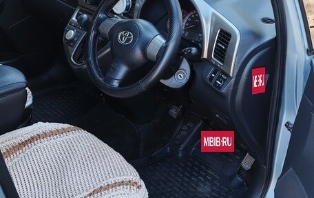 Toyota Wish II, 2004 год, 935 000 рублей, 11 фотография
