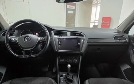 Volkswagen Tiguan II, 2018 год, 1 799 000 рублей, 11 фотография