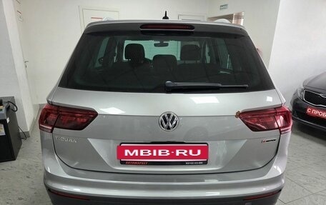 Volkswagen Tiguan II, 2018 год, 1 799 000 рублей, 5 фотография