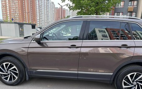 Volkswagen Tiguan II, 2018 год, 2 000 000 рублей, 1 фотография