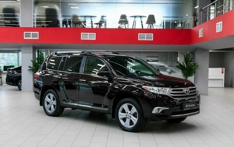 Toyota Highlander III, 2012 год, 1 890 000 рублей, 3 фотография