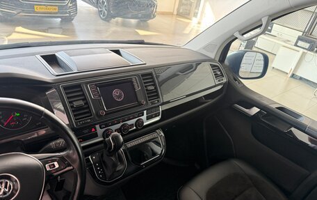 Volkswagen Multivan T6 рестайлинг, 2018 год, 3 990 000 рублей, 16 фотография
