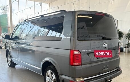 Volkswagen Multivan T6 рестайлинг, 2018 год, 3 990 000 рублей, 7 фотография