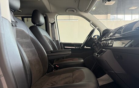 Volkswagen Multivan T6 рестайлинг, 2018 год, 3 990 000 рублей, 30 фотография
