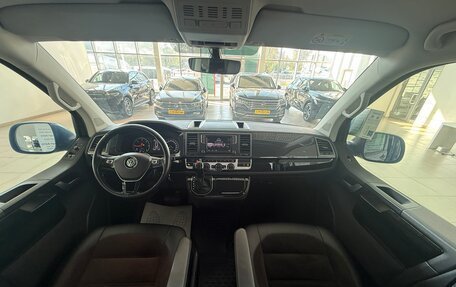 Volkswagen Multivan T6 рестайлинг, 2018 год, 3 990 000 рублей, 28 фотография