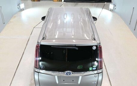 Toyota Noah III, 2017 год, 1 625 000 рублей, 8 фотография