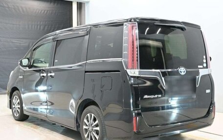 Toyota Esquire I, 2017 год, 1 560 000 рублей, 6 фотография