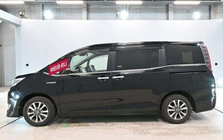 Toyota Esquire I, 2017 год, 1 560 000 рублей, 4 фотография