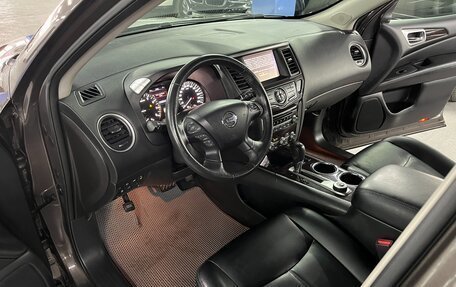 Nissan Pathfinder, 2016 год, 1 895 000 рублей, 10 фотография