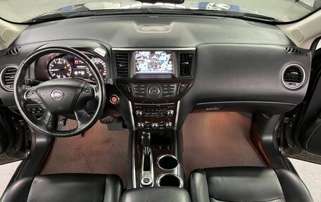 Nissan Pathfinder, 2016 год, 1 895 000 рублей, 14 фотография