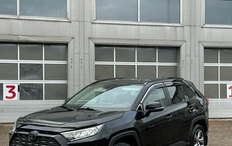 Toyota RAV4, 2021 год, 3 600 000 рублей, 1 фотография