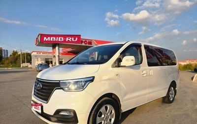 Hyundai Grand Starex Grand Starex I рестайлинг 2, 2019 год, 3 470 000 рублей, 1 фотография