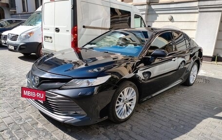 Toyota Camry, 2020 год, 2 200 000 рублей, 2 фотография