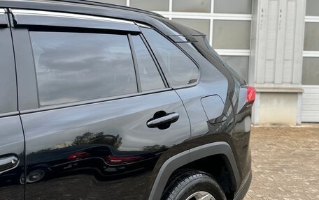 Toyota RAV4, 2021 год, 3 600 000 рублей, 9 фотография