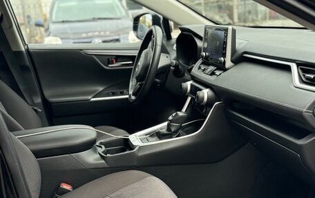 Toyota RAV4, 2021 год, 3 600 000 рублей, 13 фотография