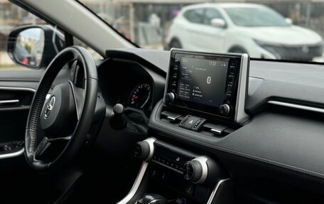 Toyota RAV4, 2021 год, 3 600 000 рублей, 14 фотография