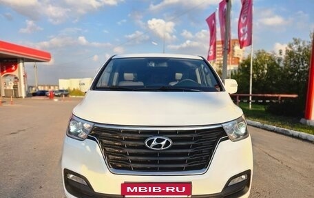 Hyundai Grand Starex Grand Starex I рестайлинг 2, 2019 год, 3 470 000 рублей, 2 фотография