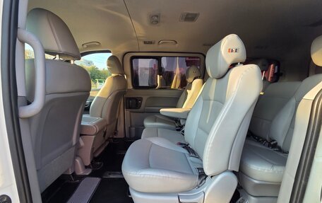 Hyundai Grand Starex Grand Starex I рестайлинг 2, 2019 год, 3 470 000 рублей, 28 фотография