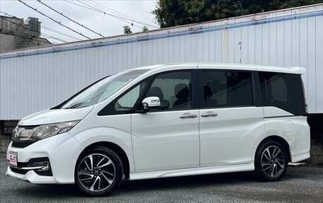 Honda Stepwgn IV, 2017 год, 1 500 000 рублей, 3 фотография