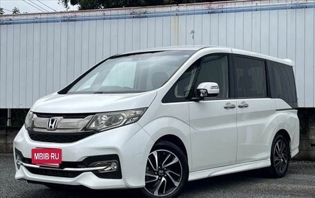 Honda Stepwgn IV, 2017 год, 1 500 000 рублей, 2 фотография
