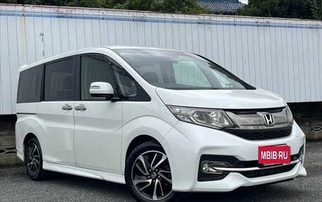 Honda Stepwgn IV, 2017 год, 1 500 000 рублей, 5 фотография