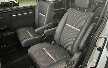 Honda Stepwgn IV, 2017 год, 1 500 000 рублей, 14 фотография