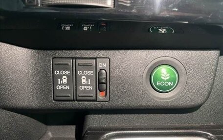 Honda Stepwgn IV, 2017 год, 1 500 000 рублей, 30 фотография