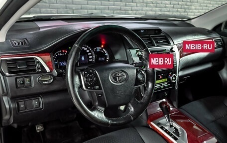 Toyota Camry, 2014 год, 1 430 000 рублей, 12 фотография