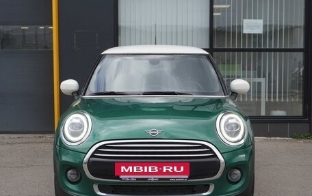 MINI Hatch, 2021 год, 1 980 000 рублей, 2 фотография
