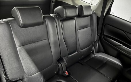 Mitsubishi Outlander III рестайлинг 3, 2012 год, 1 525 000 рублей, 12 фотография