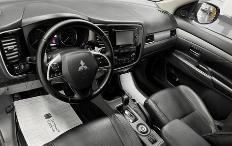 Mitsubishi Outlander III рестайлинг 3, 2012 год, 1 525 000 рублей, 8 фотография