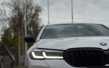 BMW 5 серия, 2021 год, 4 700 000 рублей, 2 фотография