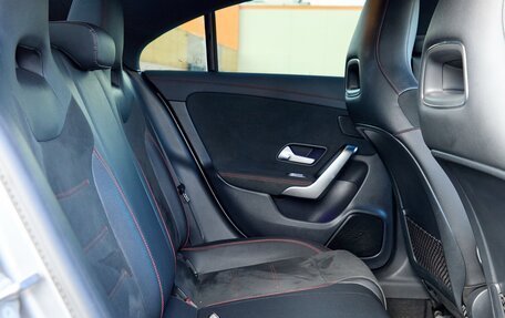 Mercedes-Benz CLA, 2020 год, 2 700 000 рублей, 11 фотография