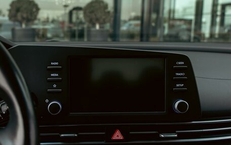 Hyundai Elantra, 2021 год, 1 675 000 рублей, 14 фотография