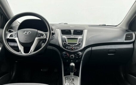 Hyundai Solaris II рестайлинг, 2012 год, 500 000 рублей, 12 фотография