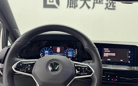 Volkswagen Golf VIII, 2023 год, 1 600 000 рублей, 5 фотография