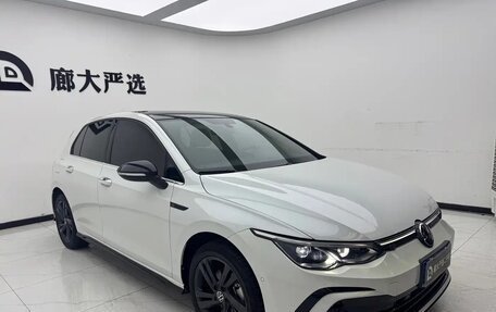 Volkswagen Golf VIII, 2023 год, 1 600 000 рублей, 2 фотография