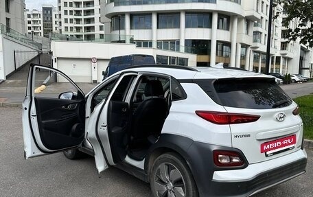 Hyundai Kona I, 2019 год, 2 520 000 рублей, 3 фотография