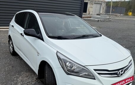 Hyundai Solaris II рестайлинг, 2015 год, 1 050 000 рублей, 4 фотография