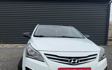 Hyundai Solaris II рестайлинг, 2015 год, 1 050 000 рублей, 2 фотография